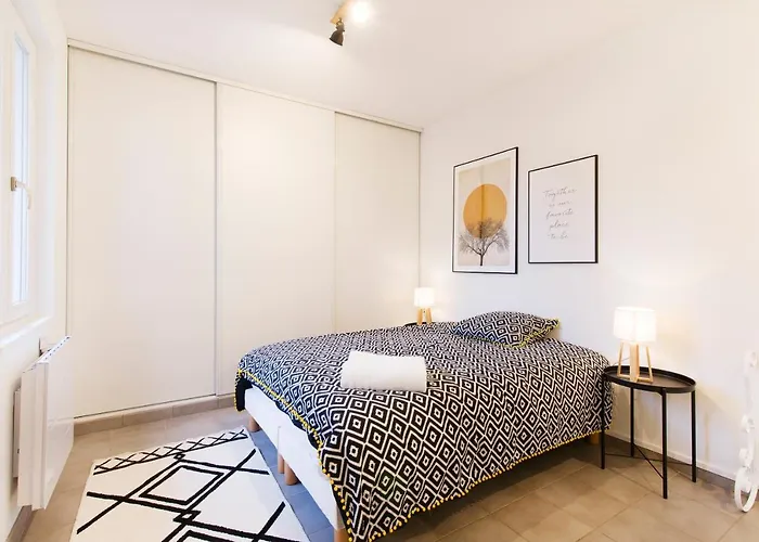 Maison Avec Cour Privee Face A La Gare De Nancy